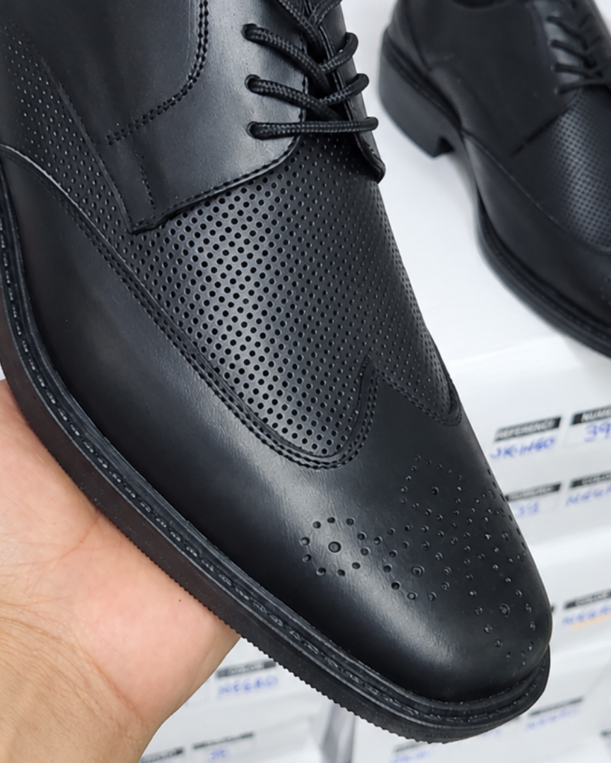 Detalle de perforaciones y puntera